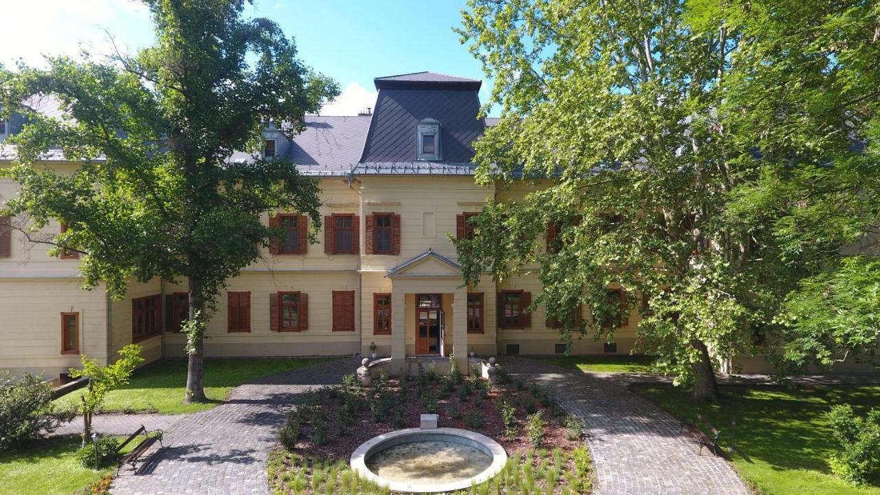 Fonix Wellness Resort Csitár エクステリア 写真